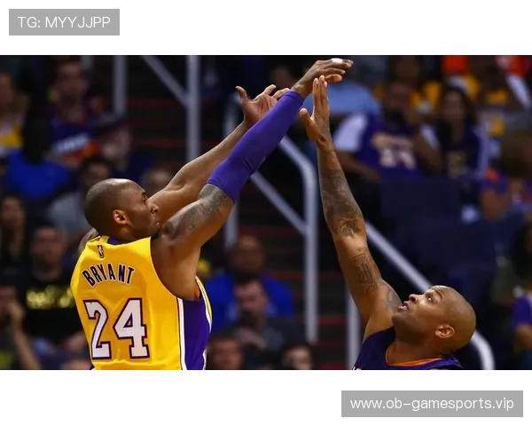 湖人生涯第100球诞生这一刻载入史册象征着传奇与荣耀的历史篇章